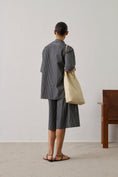 Load image into Gallery viewer, HENNA POPLIN BERMUDA SHORTS
