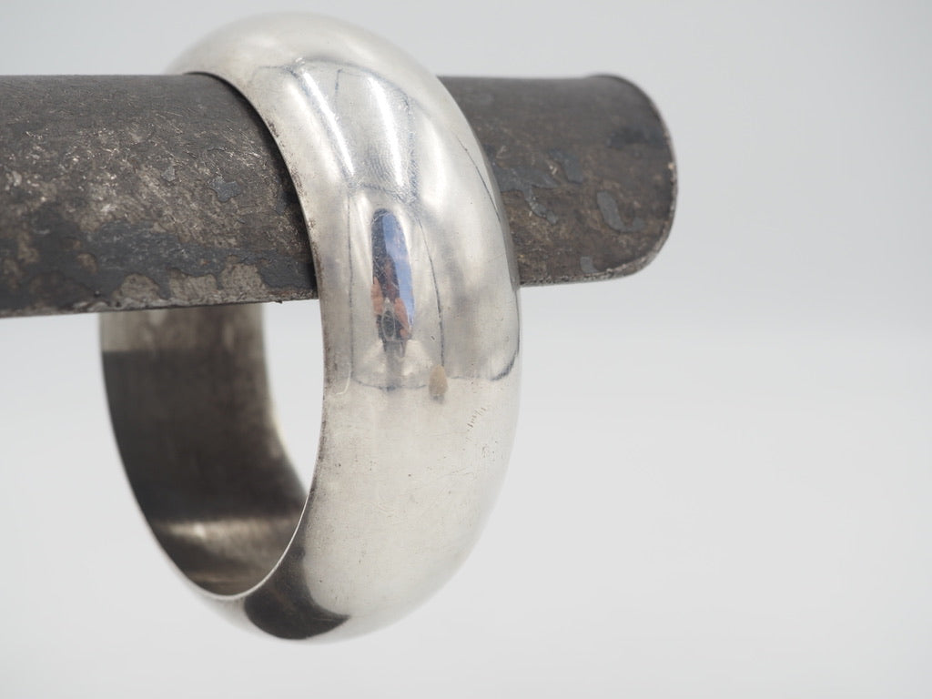 VINTAGE STERLING BANGLE