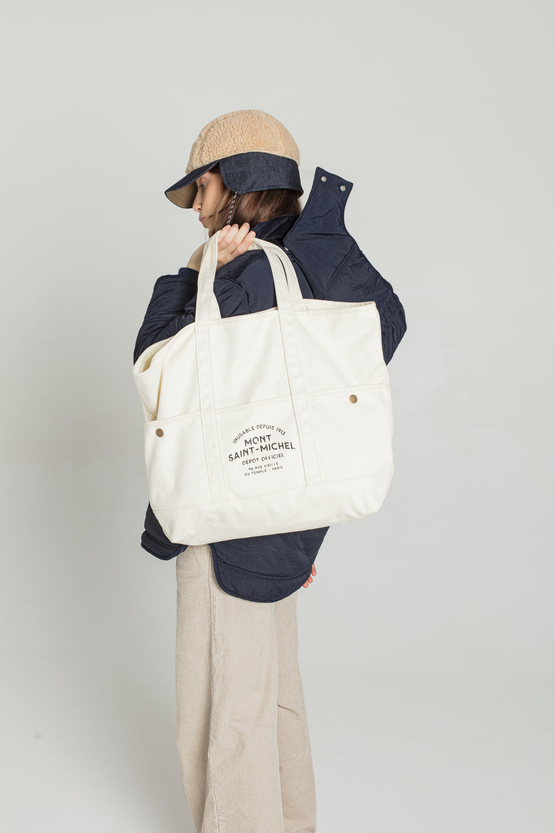 AMILA PRINTED TOTE