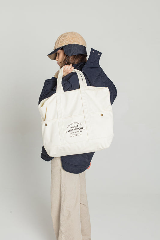 AMILA PRINTED TOTE