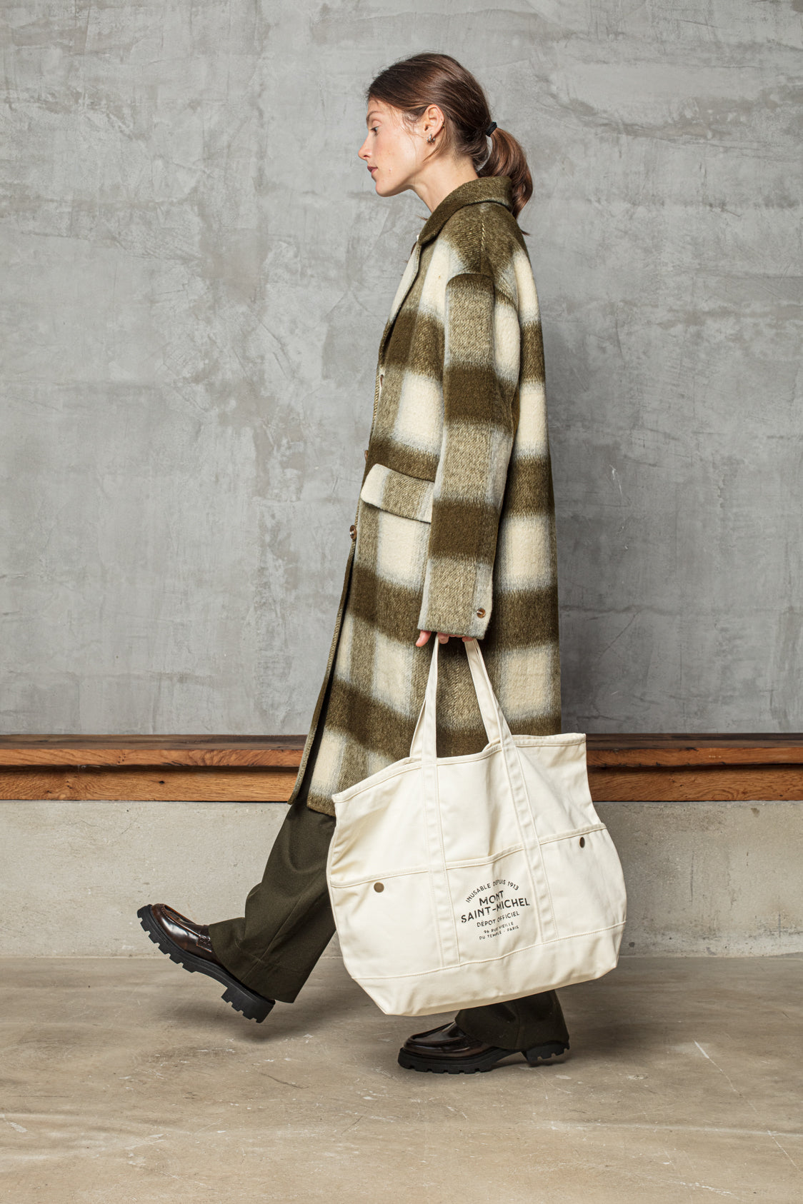 AMILA PRINTED TOTE