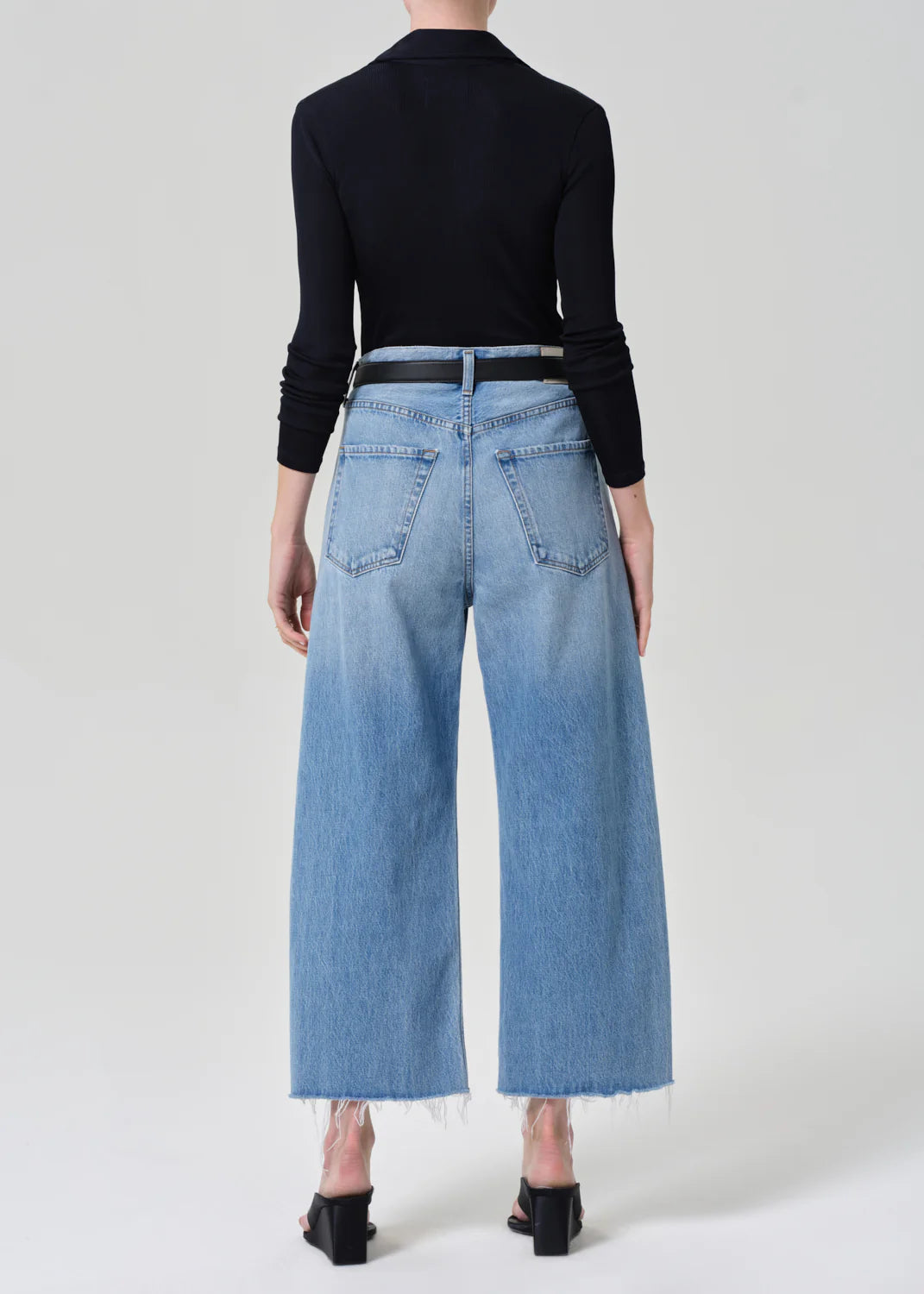 AYLA RAW HEM CROP