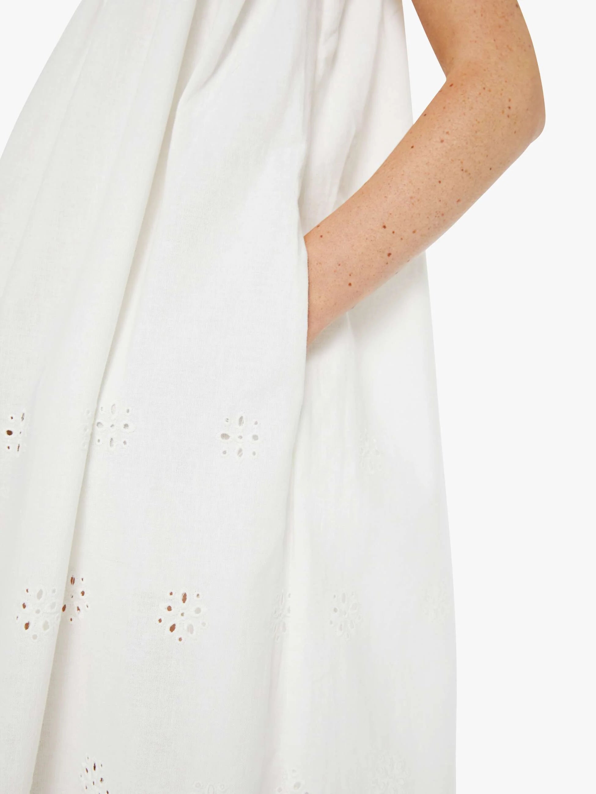 THE LULLABY MAXI