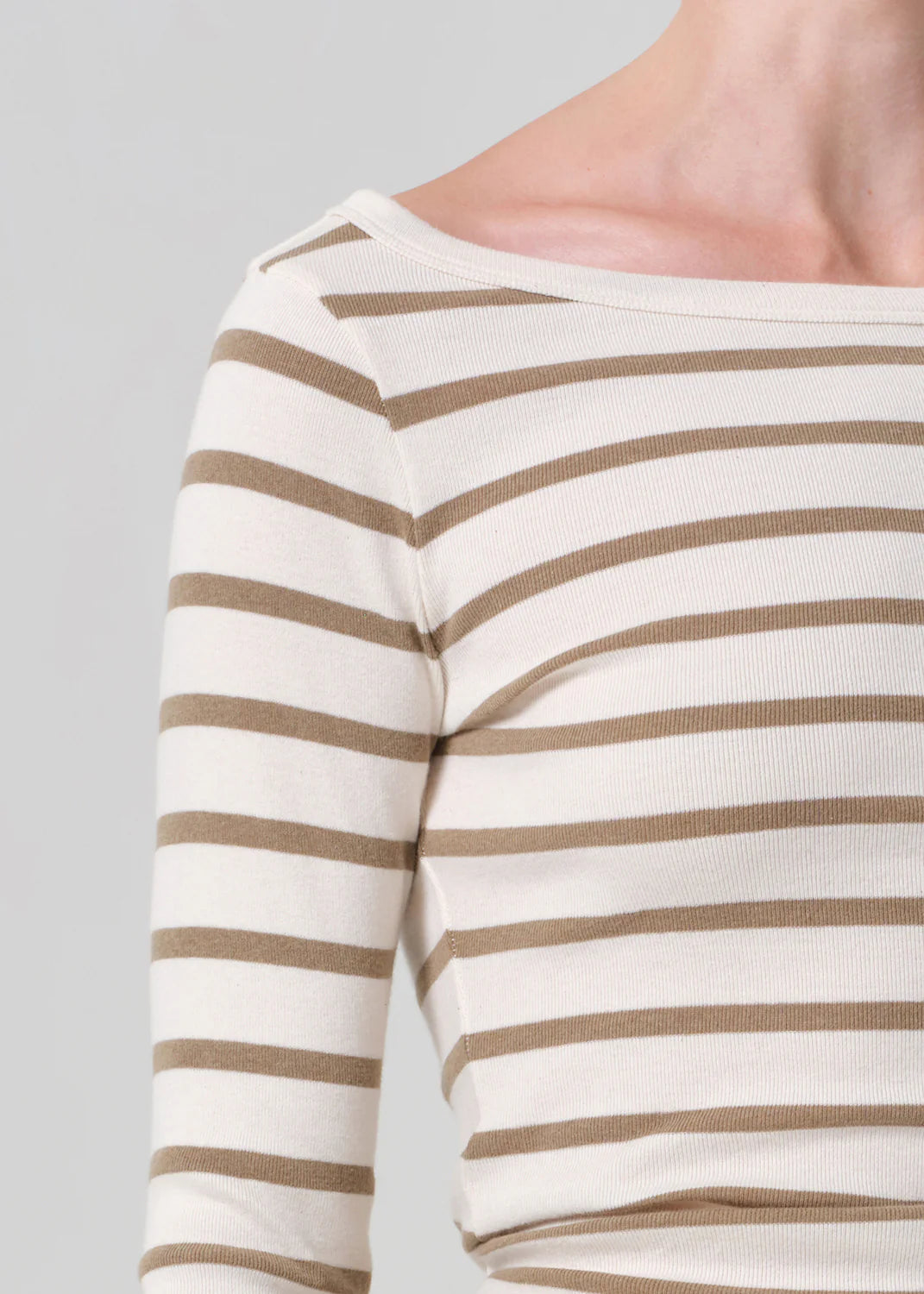 BOAT NECK SLIM TEE