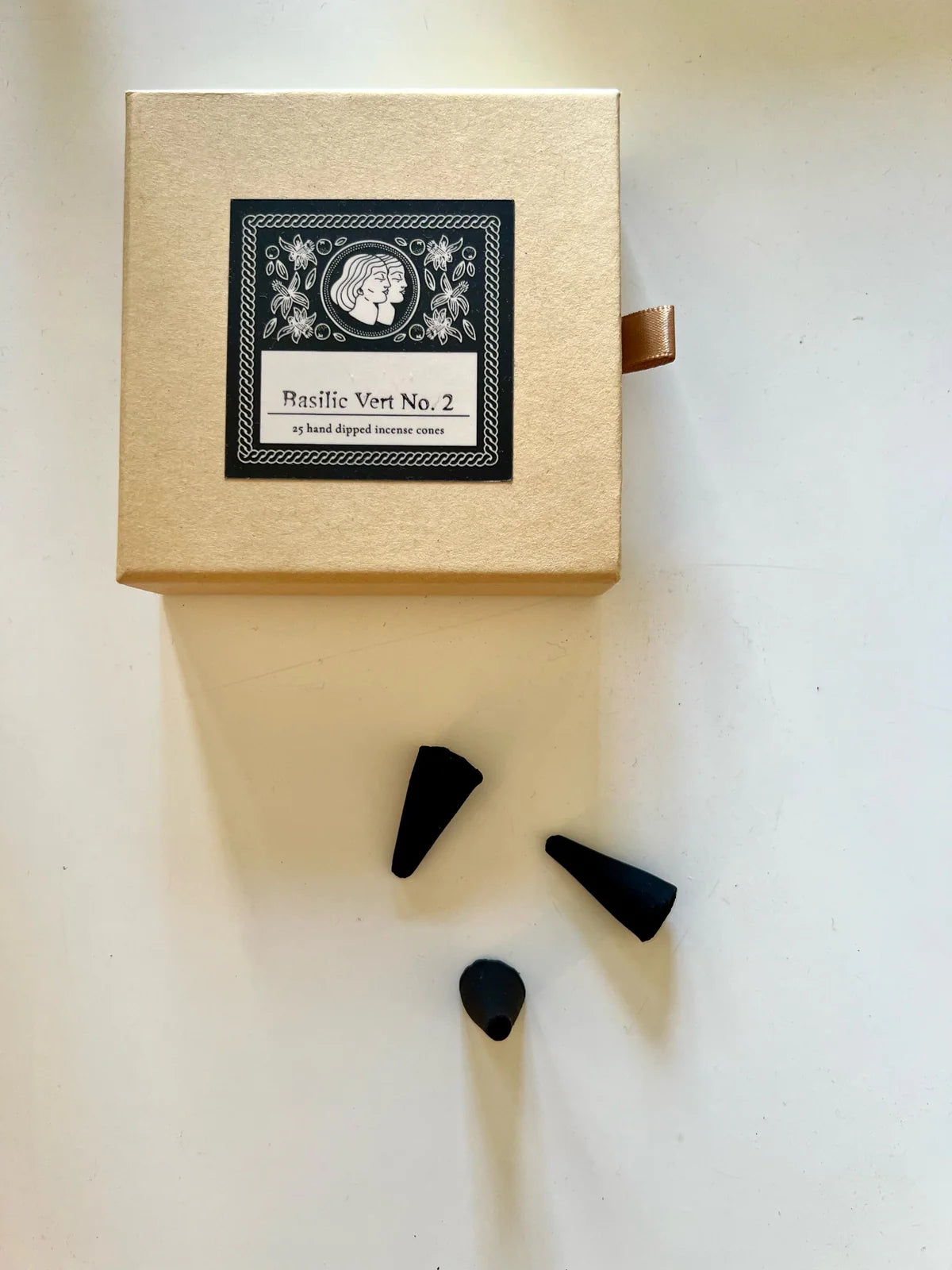 NO. 02 BASILIC VERT INCENSE CONES