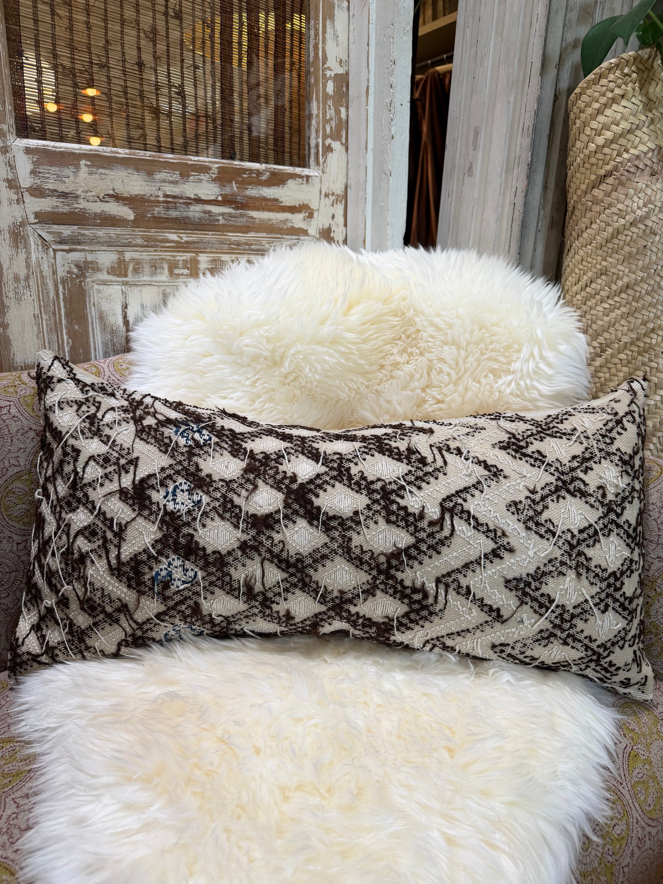 VINTAGE HANDWOVEN PILLOW