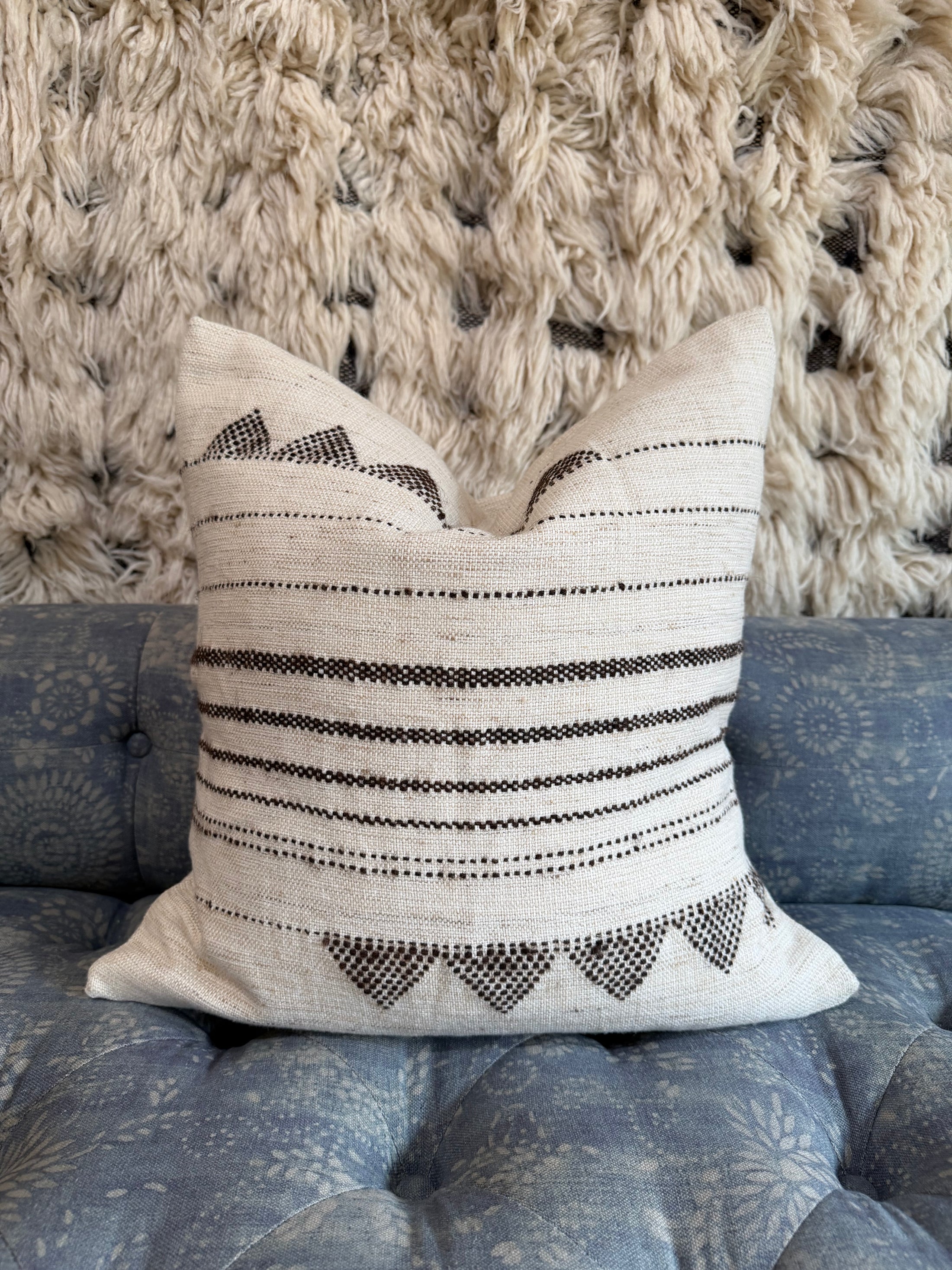 EMBROIDERED VINTAGE PILLOW