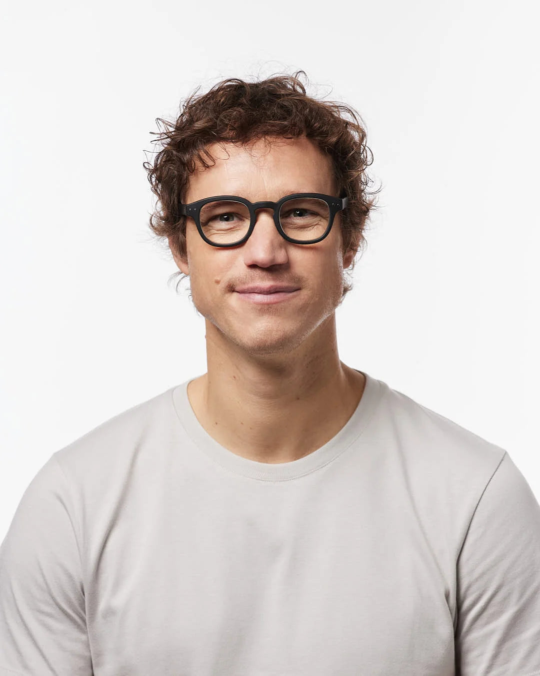 READING #C GLASSES IN BLACK