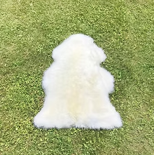 WHITE SHEEPSKIN