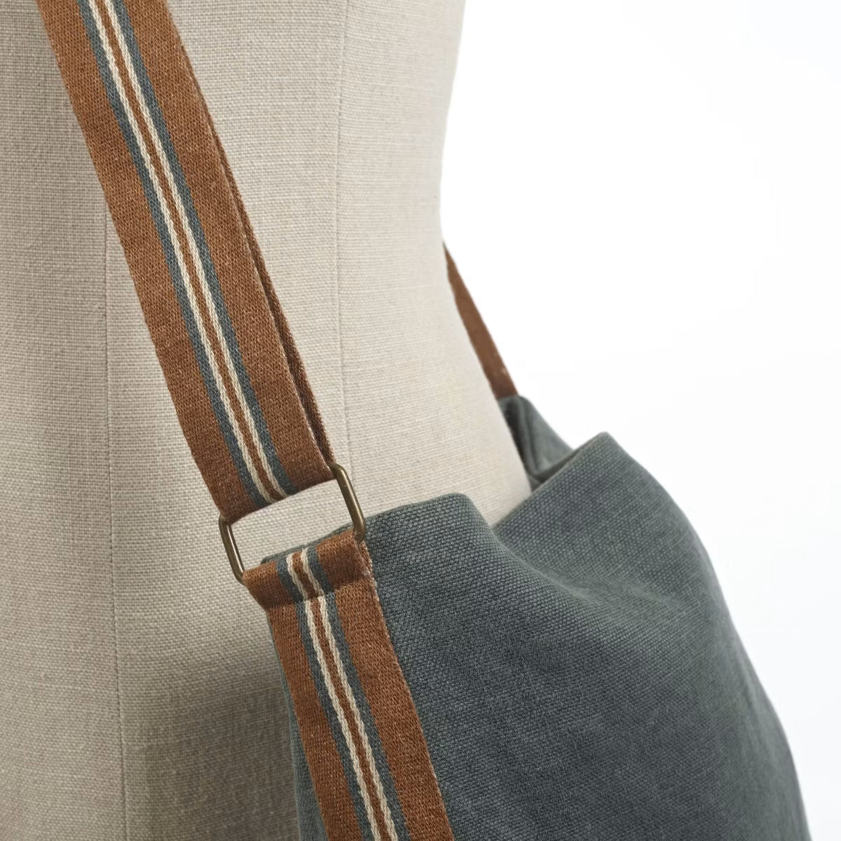 ATLAS CROSS BODY