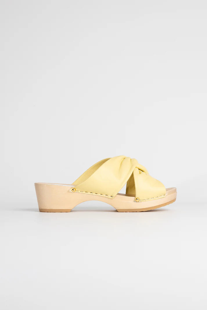 YURI CLOG BUTTER