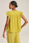 Load image into Gallery viewer, JANEY LINEN TOP
