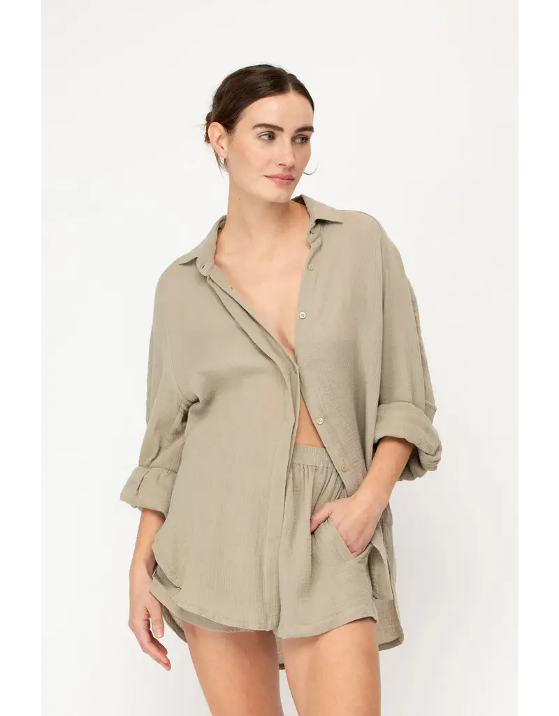 REYNA SHORT OYSTER