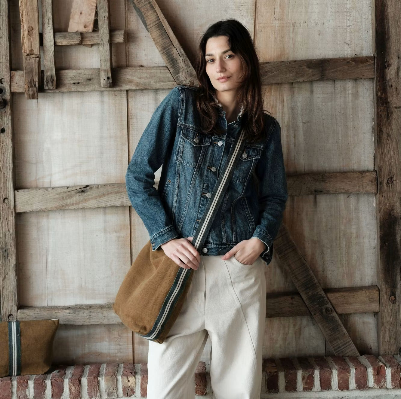 MILES CROSS BODY