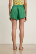 Load image into Gallery viewer, JADEN LINEN SHORT EMERALD

